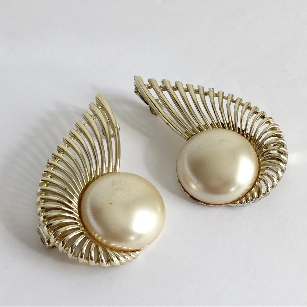 Vintage HUGE Sarah Coventry Clip On Earrings